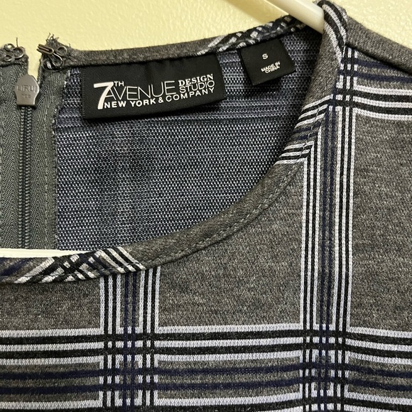 New York & Company Gray Plaid Top Size S - Picture 4 of 7
